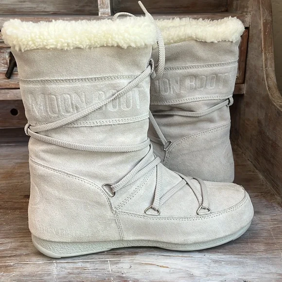 SOLD 🤍 Moon Boots with Tecnica size 6-8 - Picture 4 of 11